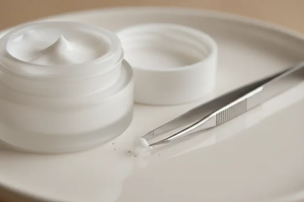 Bikini Skin: OTC Retinol Prevents Ingrown Hairs in 2026
