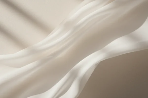 Milky Nails: The 2026 Trend for Healthy Beauty
